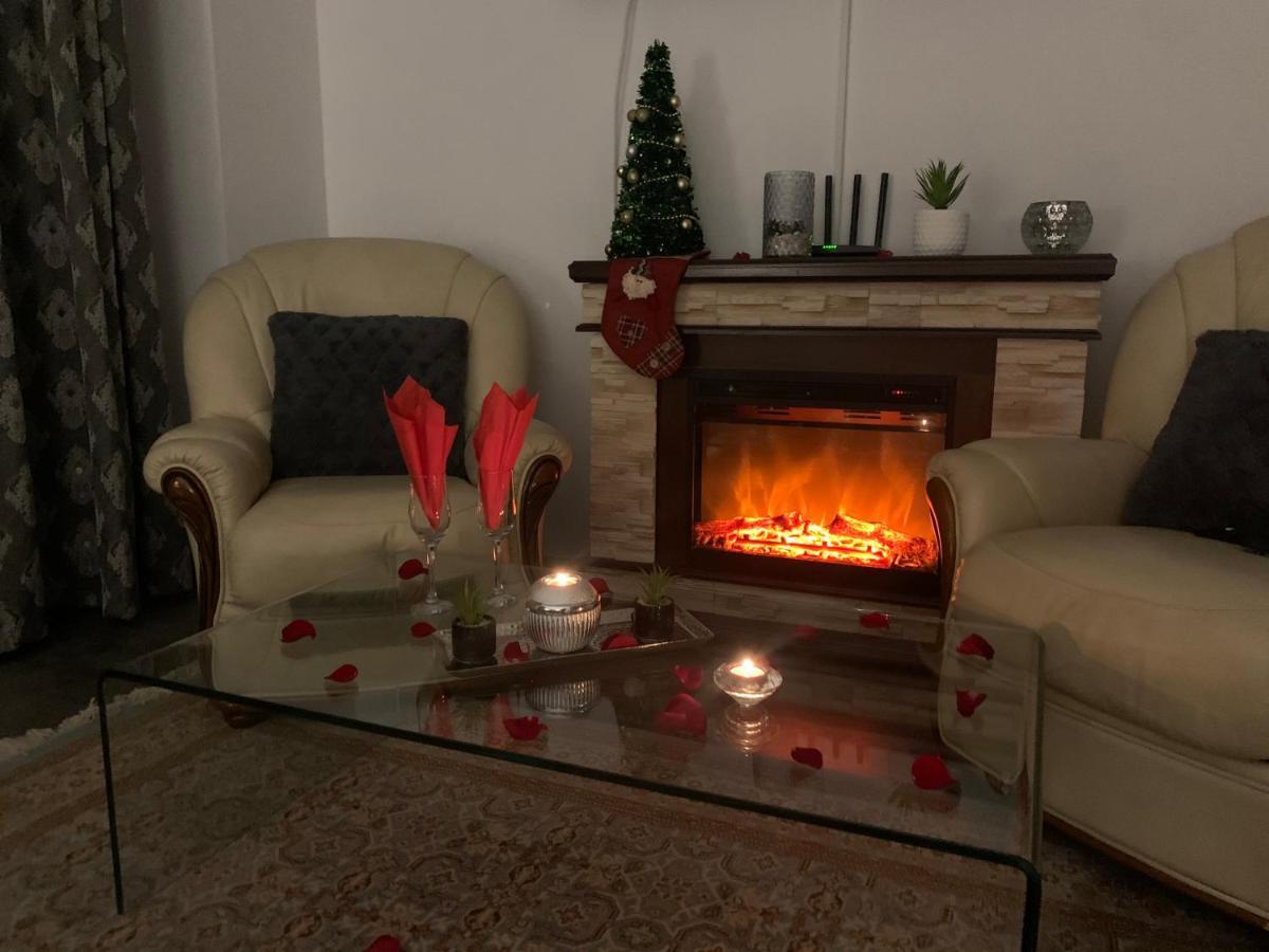 Seasons Apartments Braşov Esterno foto